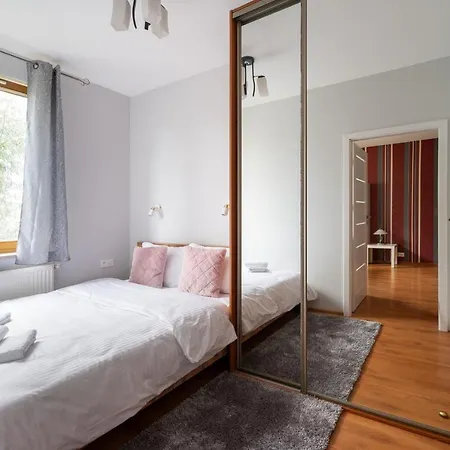 Obrzezna Standard By Bookinghost *